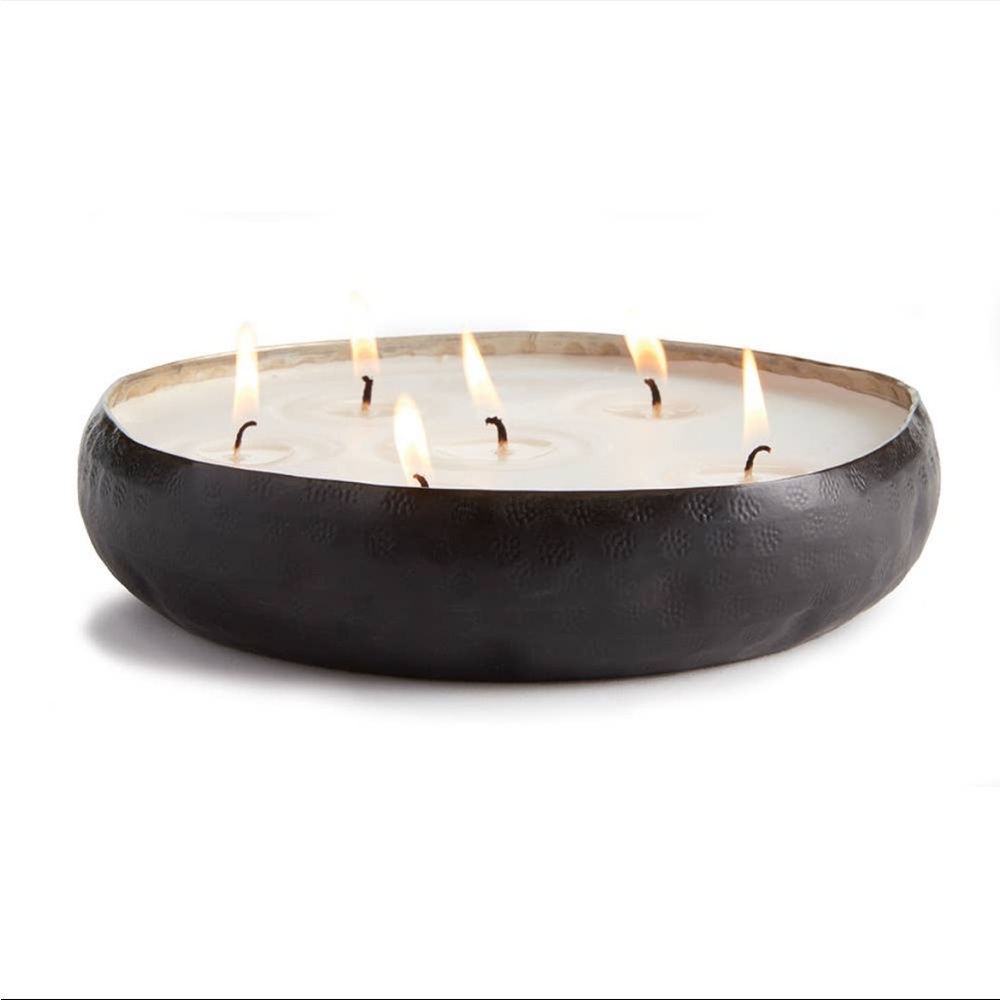 NWT Oudh Noir 6-Wick Candle from Napa Home & Garden!